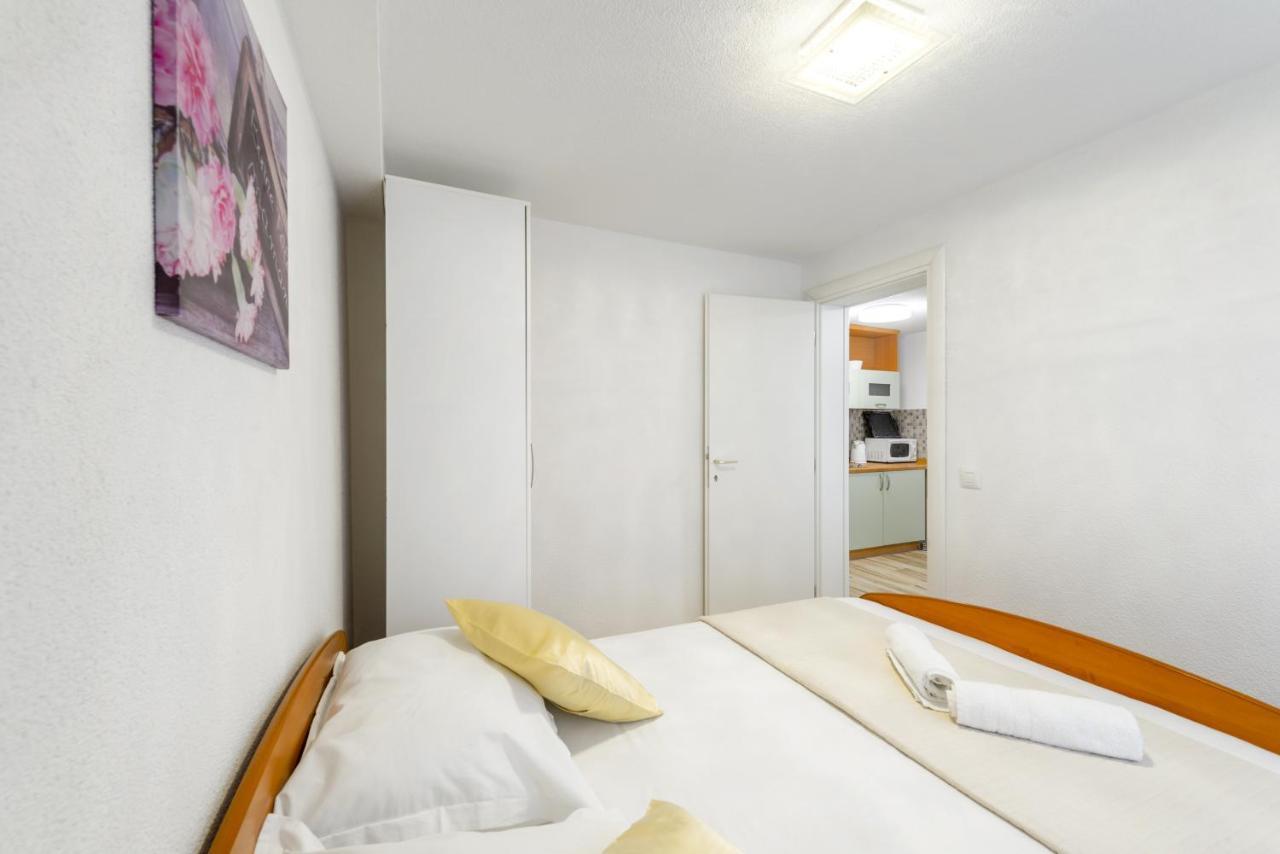 Apartments By The Sea Baska Voda, Makarska - 17570 Exterior foto