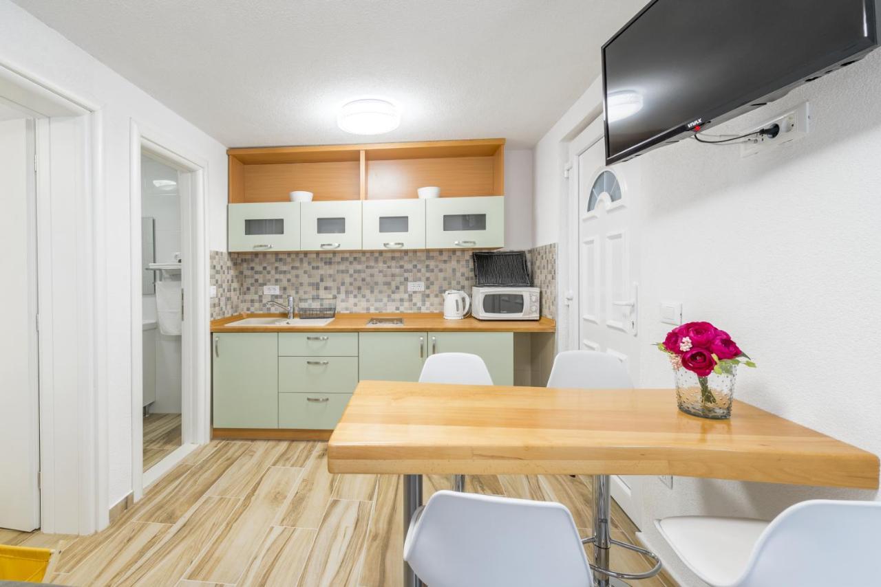 Apartments By The Sea Baska Voda, Makarska - 17570 Exterior foto