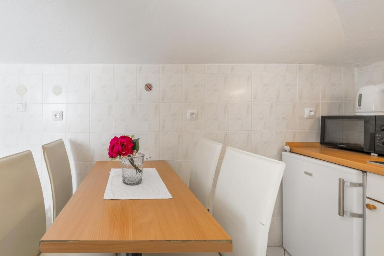 Apartments By The Sea Baska Voda, Makarska - 17570 Exterior foto